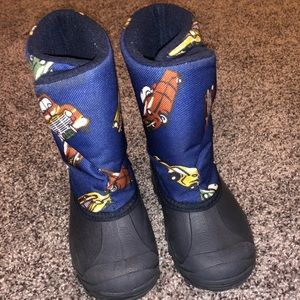 Tundra Boys waterproof snow boots size 8